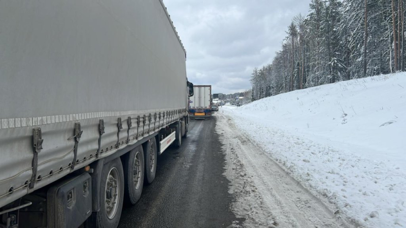 На Серовском тракте ввели ограничения из-за гололеда